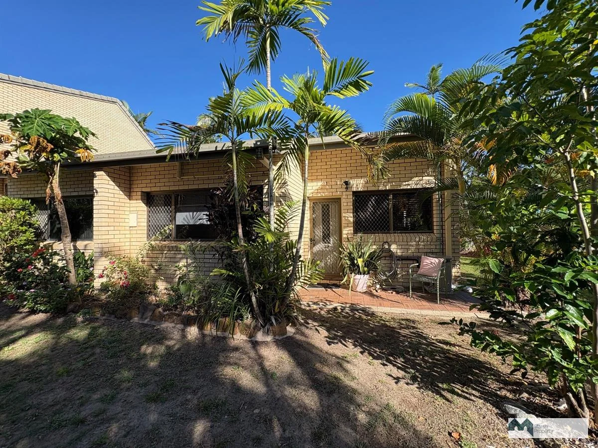 Apartment In Sought After Complex Close To The Beach
